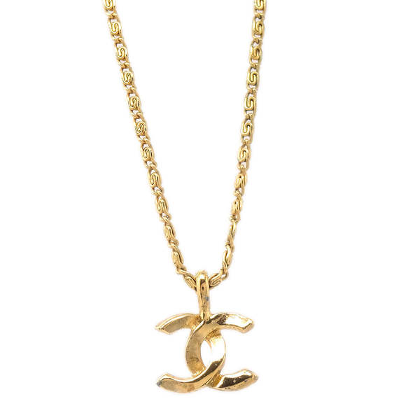 CHANEL Jewelry - CHANEL 1982 Mini CC Gold Chain Pendant Necklace 48662